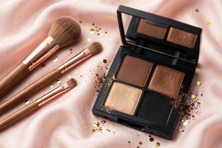 Smokey Eye for Christmas Parties: Step-by-Step