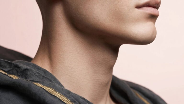 How to Get Rid of Razor Bumps on Neck: 9 Fixes That Actually Work