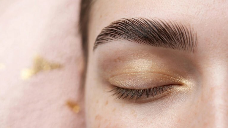 How Long Does Brow Lamination Last? Timeline, Fade Factors & Tips to Extend It